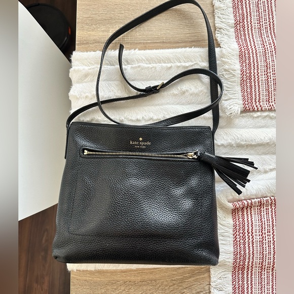 Kate Spade New York Chester Street Dessi Crossbody Tassel Bag black leather - Picture 1 of 3